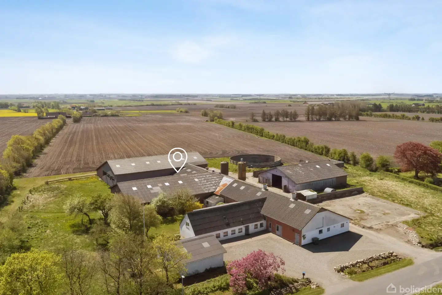 Landejendom med 2,1 ha og mange muligheder
