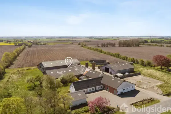 Landejendom på Lundsmarkvej 76, 6760 Ribe