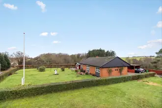 Villa på Fabriksvej 26, Klemensker, 3782 Klemensker