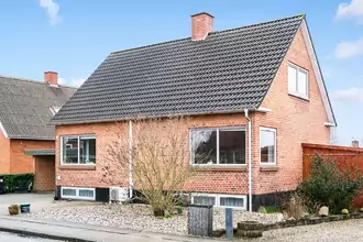 Villa på Løgstørvej 29, Strandby, 9640 Farsø