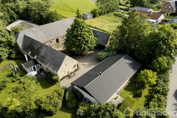 Villa på Krøruplundvej 12, 8732 Hovedgård