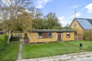 Villa på Svalevej 10, 9970 Strandby