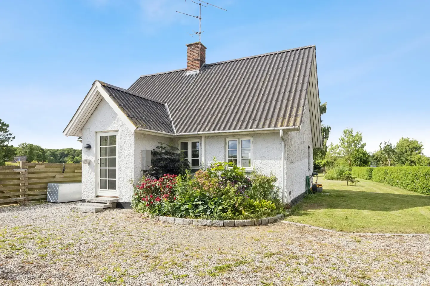 Velholdt villa med markudsigt