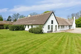 Landejendom på Udsholt Byvej 6A, 3230 Græsted