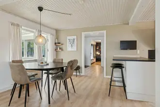 Villa på Bybjergvej 2, Vejlby, 8961 Allingåbro