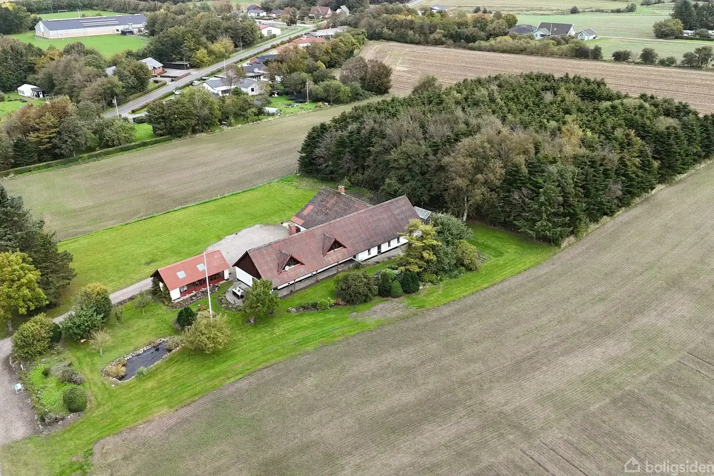 Landejendom på Trekronervejen 357, 9690 Fjerritslev
