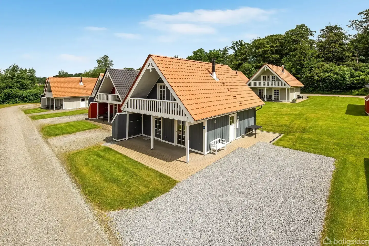 VELINDRETTET FERIEHUS MED SAUNA, ALTAN OG PLADS TIL HELE FAMILIEN
