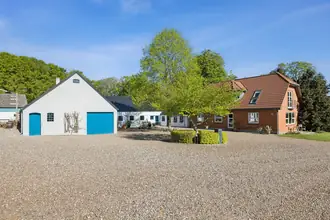 Landejendom på Sundstrupvej 10, Tolstrup, 8832 Skals