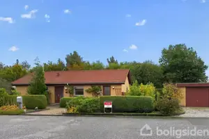 Villa på Holbergsvej 12, 8723 Løsning