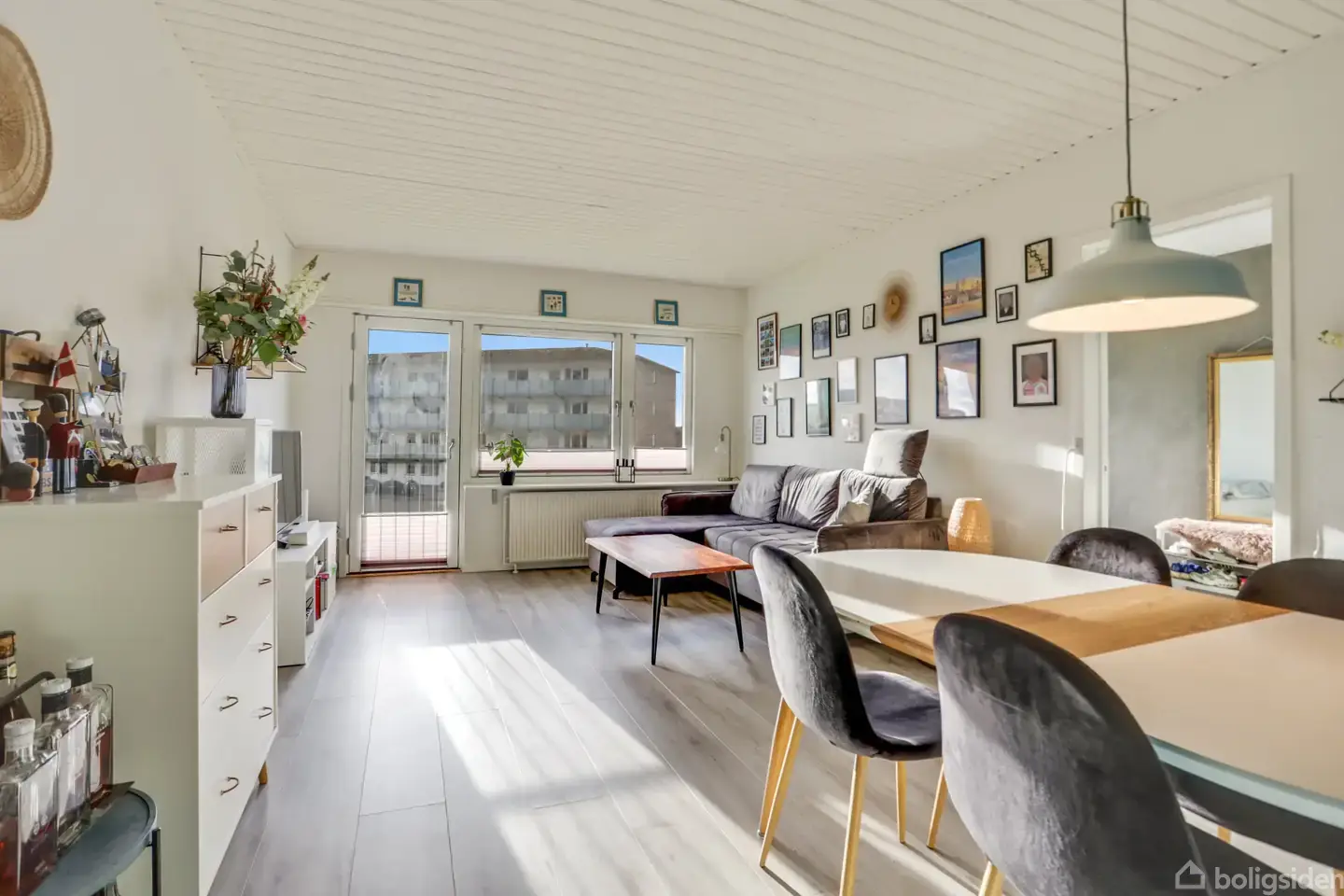 Renoveret lejlighed med ideel beliggenhed i Nørresundby