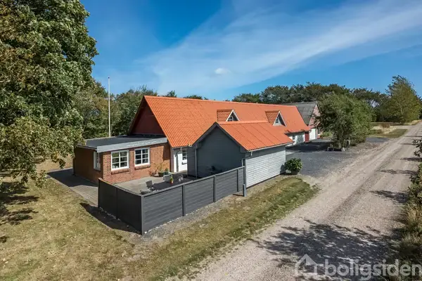 Landejendom på Vangsbovej 1, 6990 Ulfborg