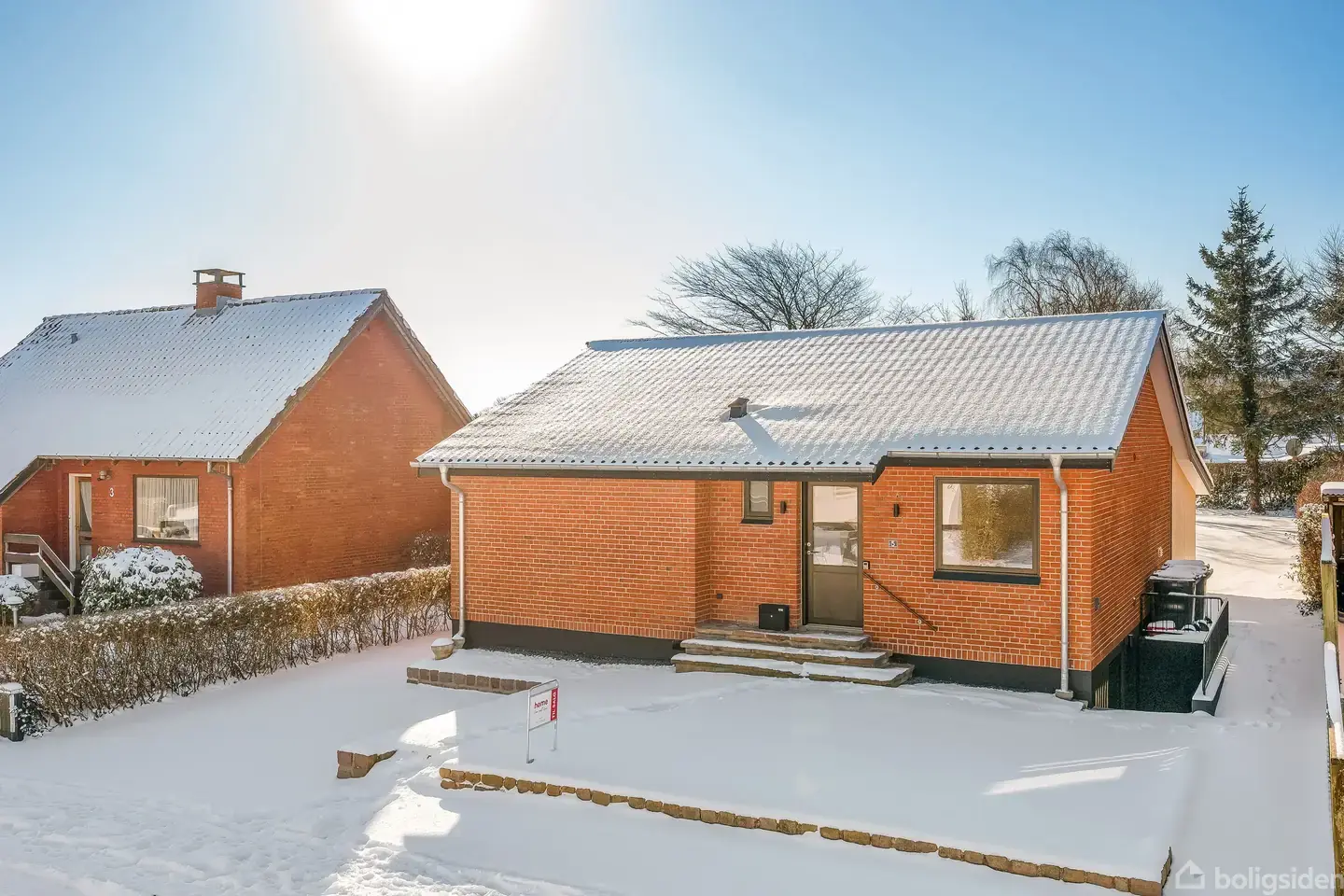 Moderne bolig med spændende planløsning og fantastisk beliggenhed