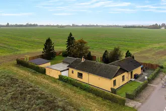 Villa på Provstegårdsvej 25, Købelev, 4900 Nakskov