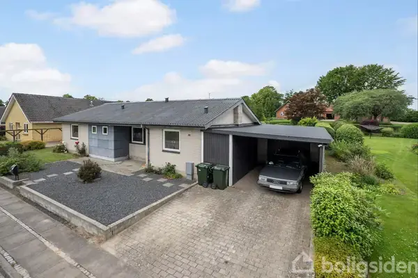Villa på Cikorievej 30, 8763 Rask Mølle