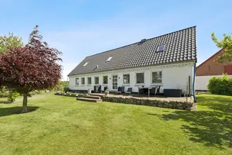 Villa på Kastrupvej 17, Kastrup, 8544 Mørke