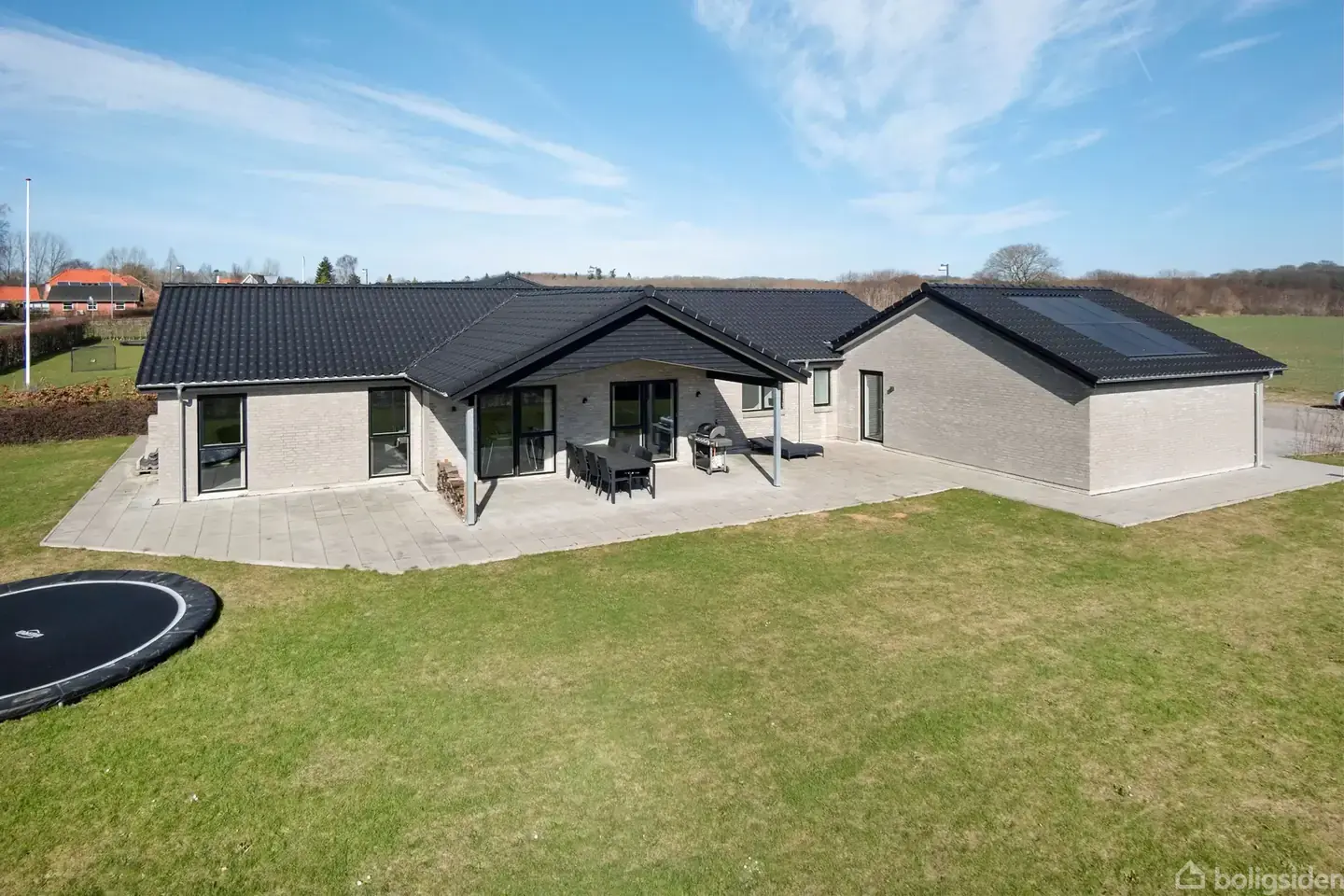 Flot Milton villa fra 2022 med 6 værelser og super dobbeltgarage