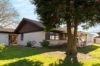 Villa på Ibsvej 20, 4750 Lundby