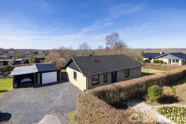 Villa på Langeløkke 7, 8381 Tilst