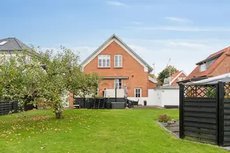Villa på Jernbane Allé 8, Dalum, 5250 Odense SV