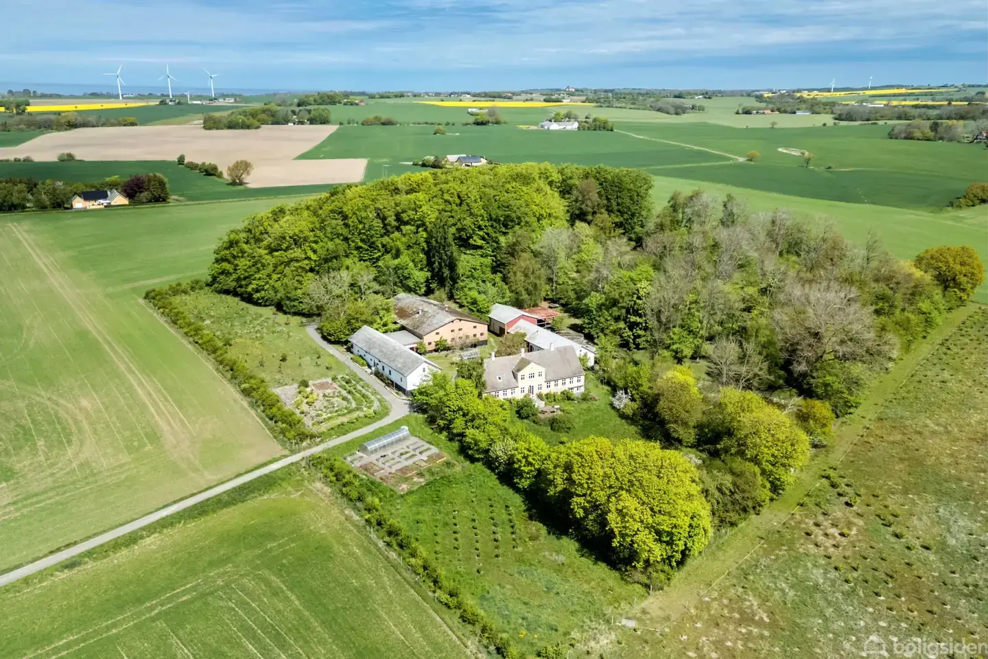 Den flotte, velholdte og velbeliggende lystejendom "Ingemars-gård" sælges!