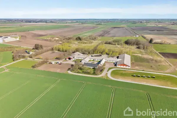 Landejendom på Langbrovej 65, 9700 Brønderslev