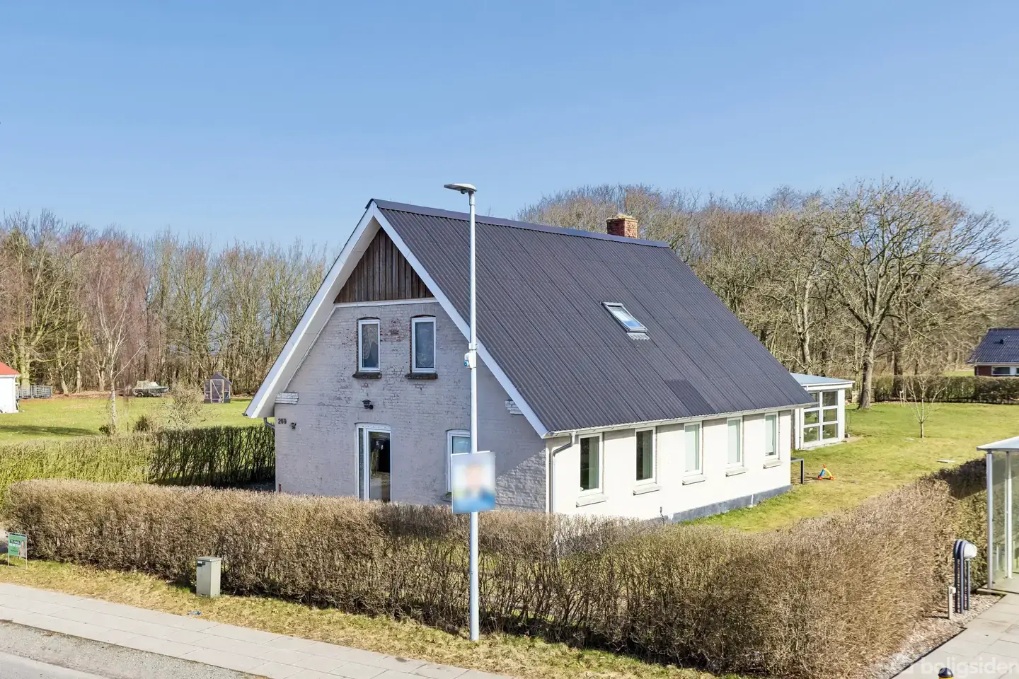 Prisvenlig og moderniseret familievilla!