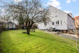 Villa på Fredensvej 1, 8260 Viby J