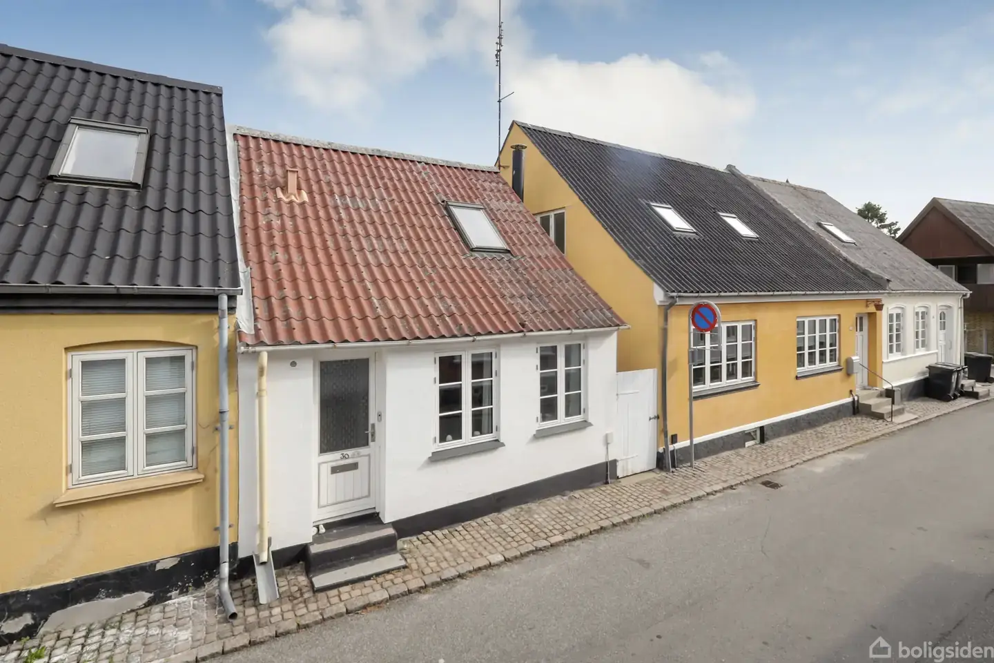 Charmerende byhus i Marstal med hyggelig have