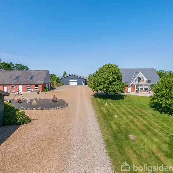 Landejendom på Hedevej 27, 8464 Galten