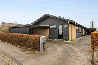 Villa på Løvsangervænget 8, Snestrup, 5210 Odense NV