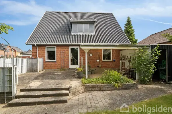 Villa på Tværvej 4, 5560 Aarup