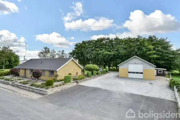 Villa på Industriparken 6, 7321 Gadbjerg