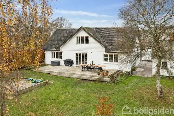 Landejendom på Vårvej 16, 9240 Nibe