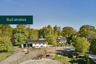 Landejendom på Malling Bjergevej 10, 8340 Malling