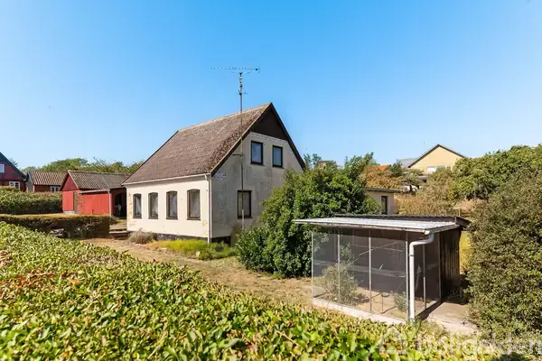 Villa på Gudhjemvej 95 + 91B, 3760 Gudhjem