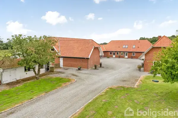 Landejendom på Agtrup Midtskovvej 115, 6091 Bjert