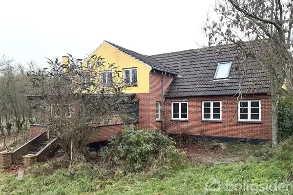 Landejendom på Klemenskervej 46, 3760 Gudhjem
