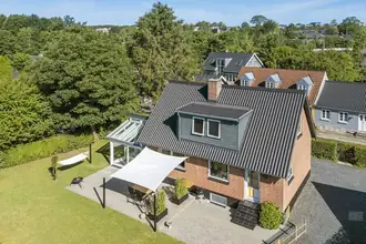 Villa på Stationsstien 9, 8541 Skødstrup