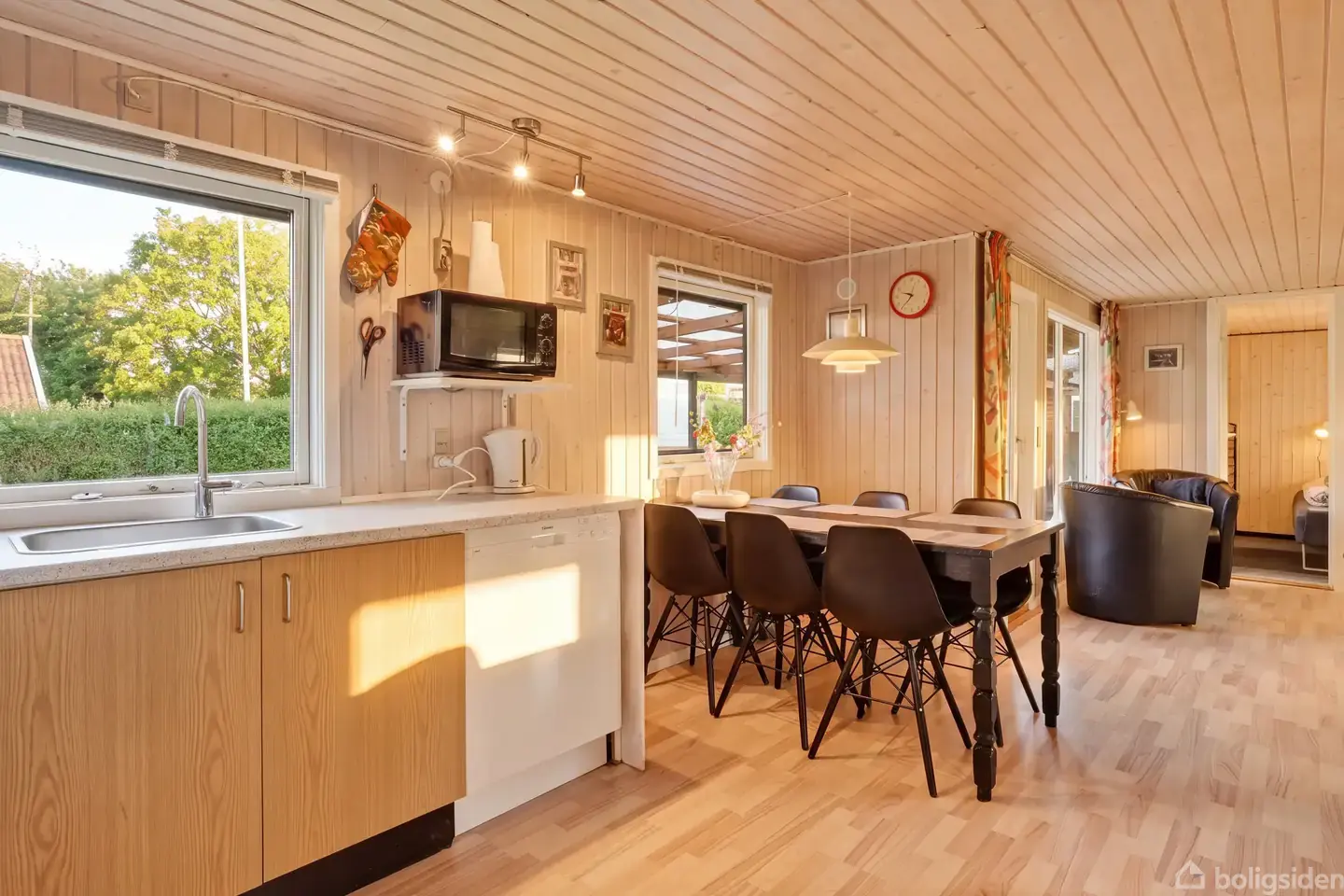 SKØNT SOMMERHUS NÆR BORK HAVN - Visning 2
