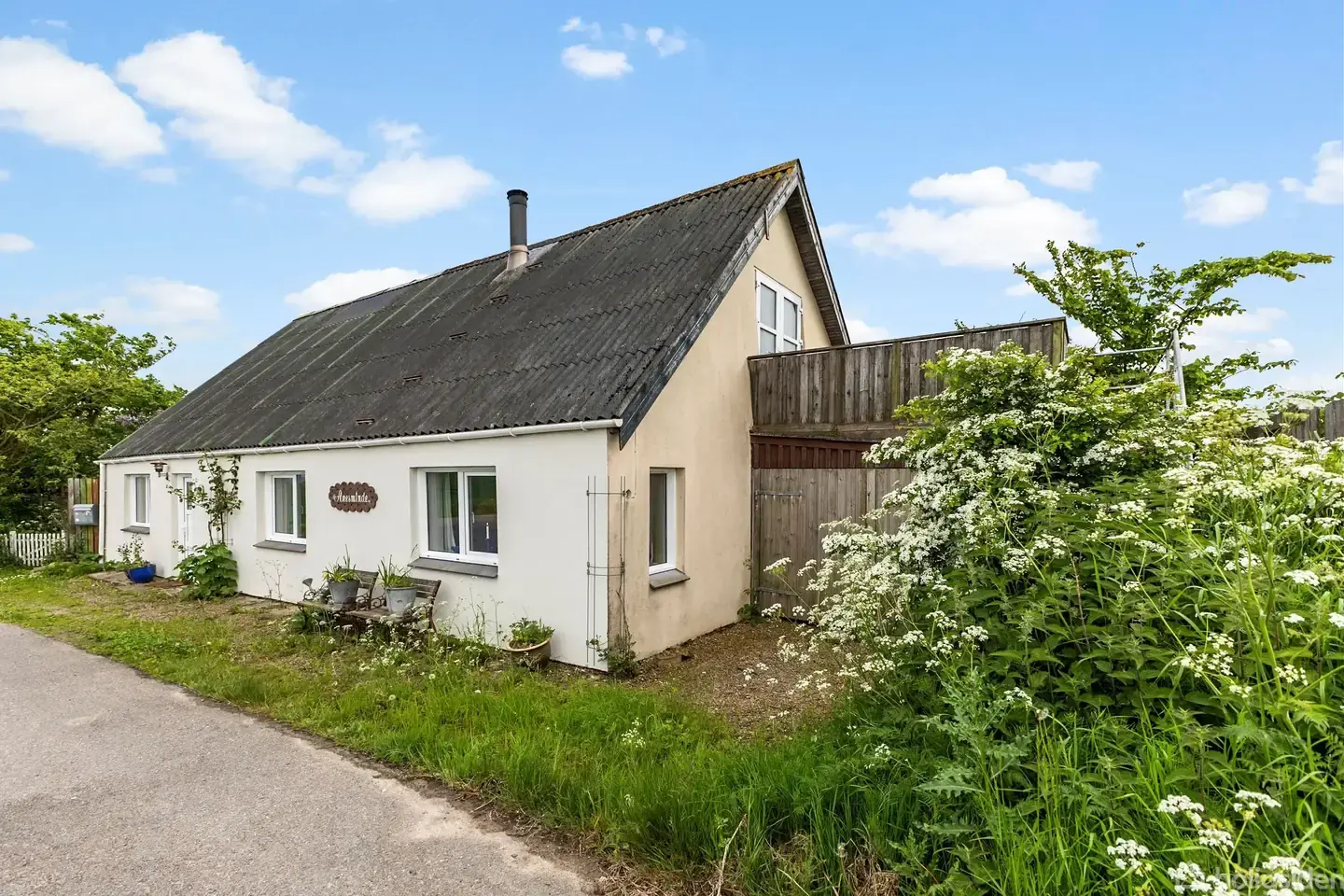 Anesminde i Hygum – landlig idyl med tagterrasse og udsigt