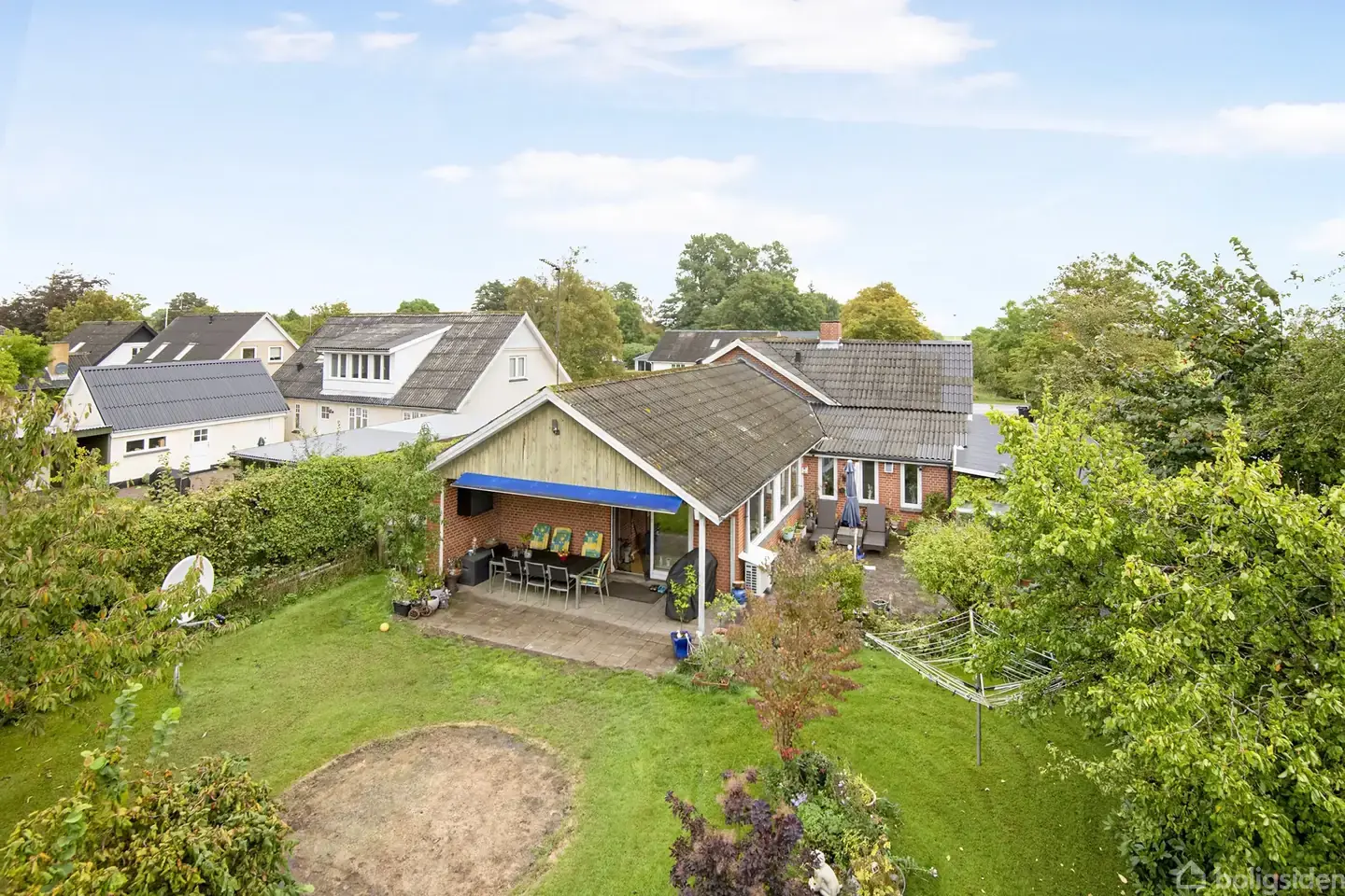 Villa med plads til hobbyer og havedage
