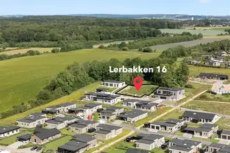 Helårsgrund på Lerbakken 16, 8462 Harlev J