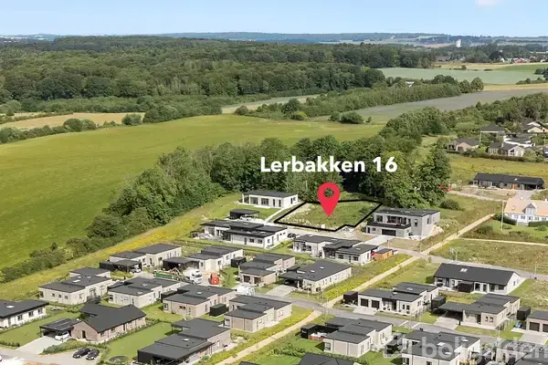 Helårsgrund på Lerbakken 16, 8462 Harlev J