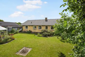 Villa på Søndervænget 69, 8732 Hovedgård