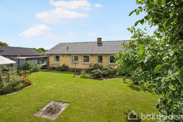 Villa på Søndervænget 69, 8732 Hovedgård