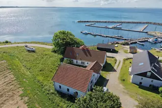 Villa på Maarup Havn 2, 8305 Samsø