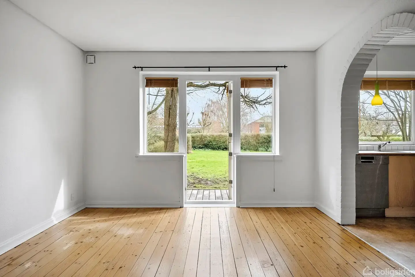 Lys og delevenlig lejlighed med udgang til have - View 2