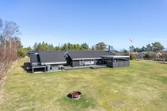 Fritidshus på Rapsmarken 8, 9970 Strandby