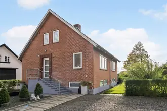 Villa på Bygade 68, 7173 Vonge