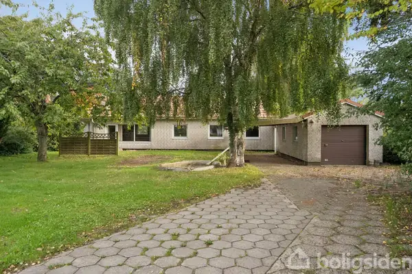 Villa på Hjelmdrupvej 5, 6040 Egtved